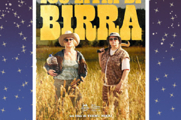 locandina del film  100 litri di birra- una donna e un uomo in un campo di granaglie