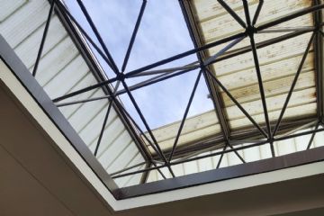 copertura al di sopra delle due ali laterali compromessa