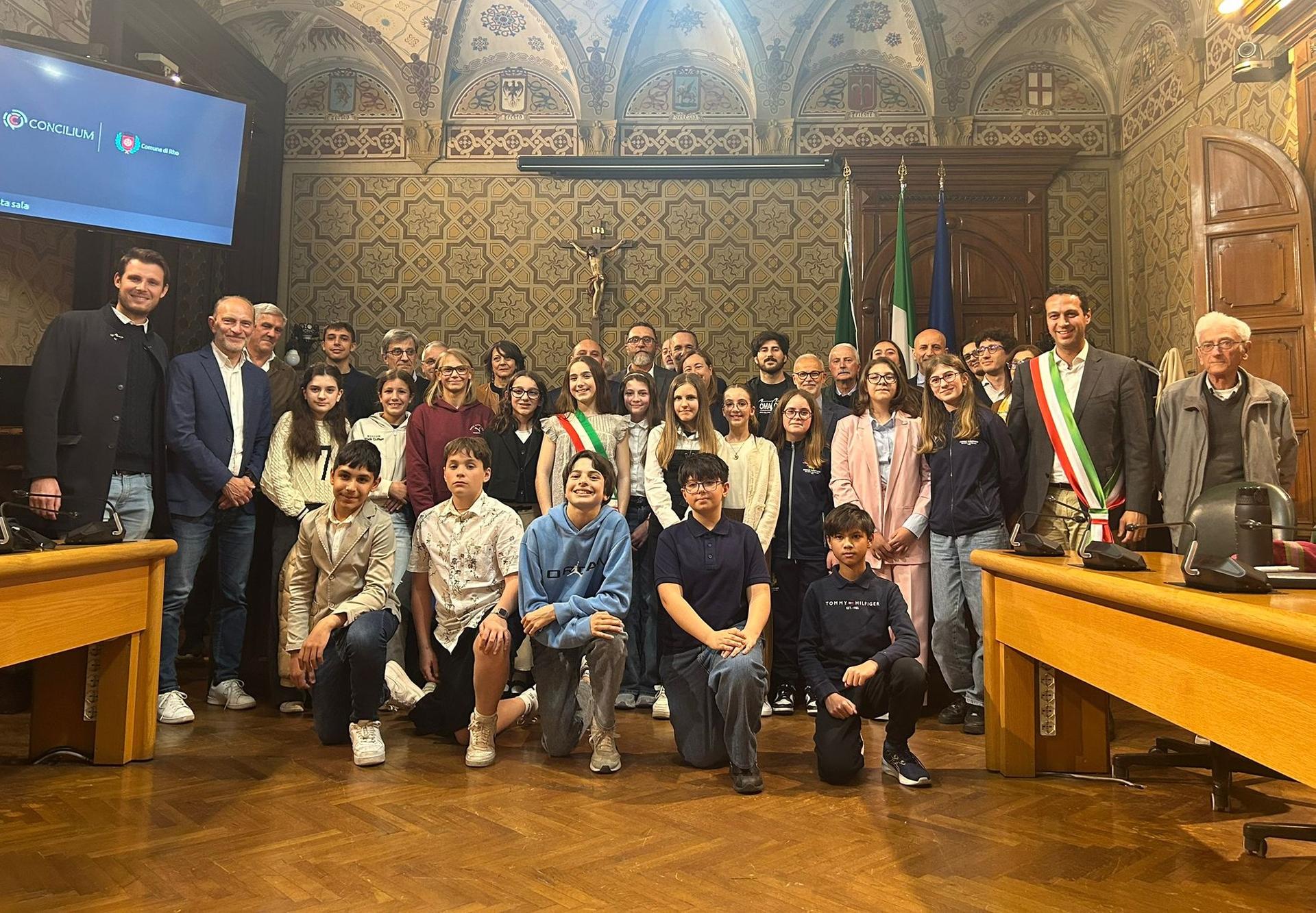  il nuovo CCRR insieme con il Consiglio comunale degli adulti