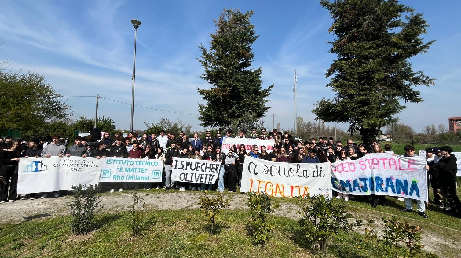 
Nella foto, la conclusione della mattinata al Parco della Legalità