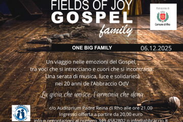 Titolo Fields of joy Gospel family dei microfoni su un palcoscenico in legno scuro
