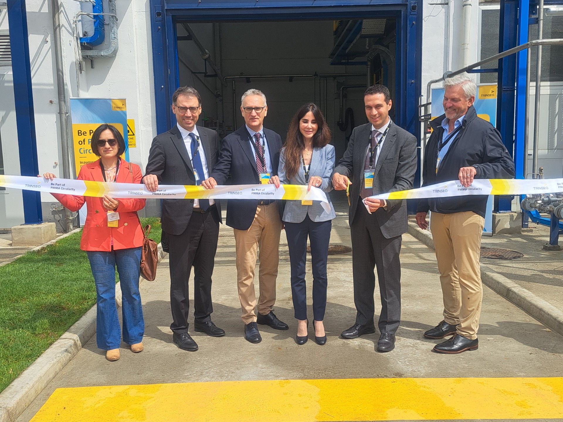 Assessora Valentina Giro, Onorevole  Vinicio Peluffo, Sindaco Andrea Orlandi - inaugurazione Trinseo con taglio del nastro