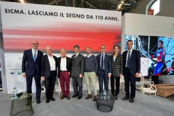 Nella foto il Sindaco Orlandi (primo da destra) alla presentazione di EICMA 2024