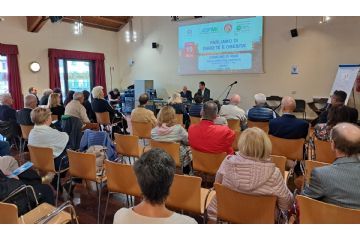 Immagine della sala Convegni del Tourist Infopoint che ha accolto sabato 19 ottobre numerosi cittadini interessati al convegno “Parliamo di diabete e obesità” organizzato dal Comune di Rho e Adpmi Associazione diabetici della provincia di Milano, con Uler - Università libera età, con il patrocinio di Asst Rhodense e in collaborazione con NovoNordisk.