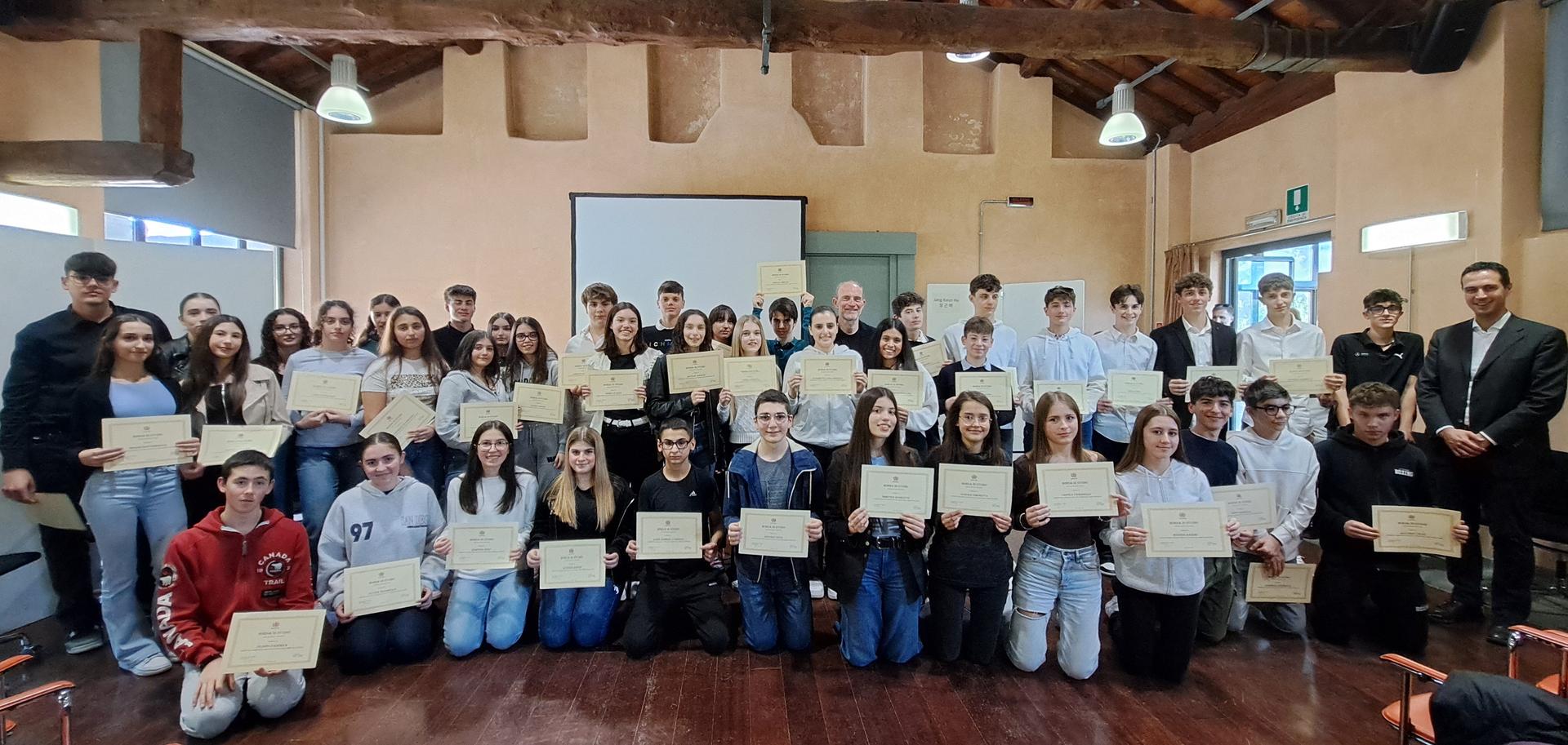 gruppo dei premiati delle scuole secondarie di primo grado