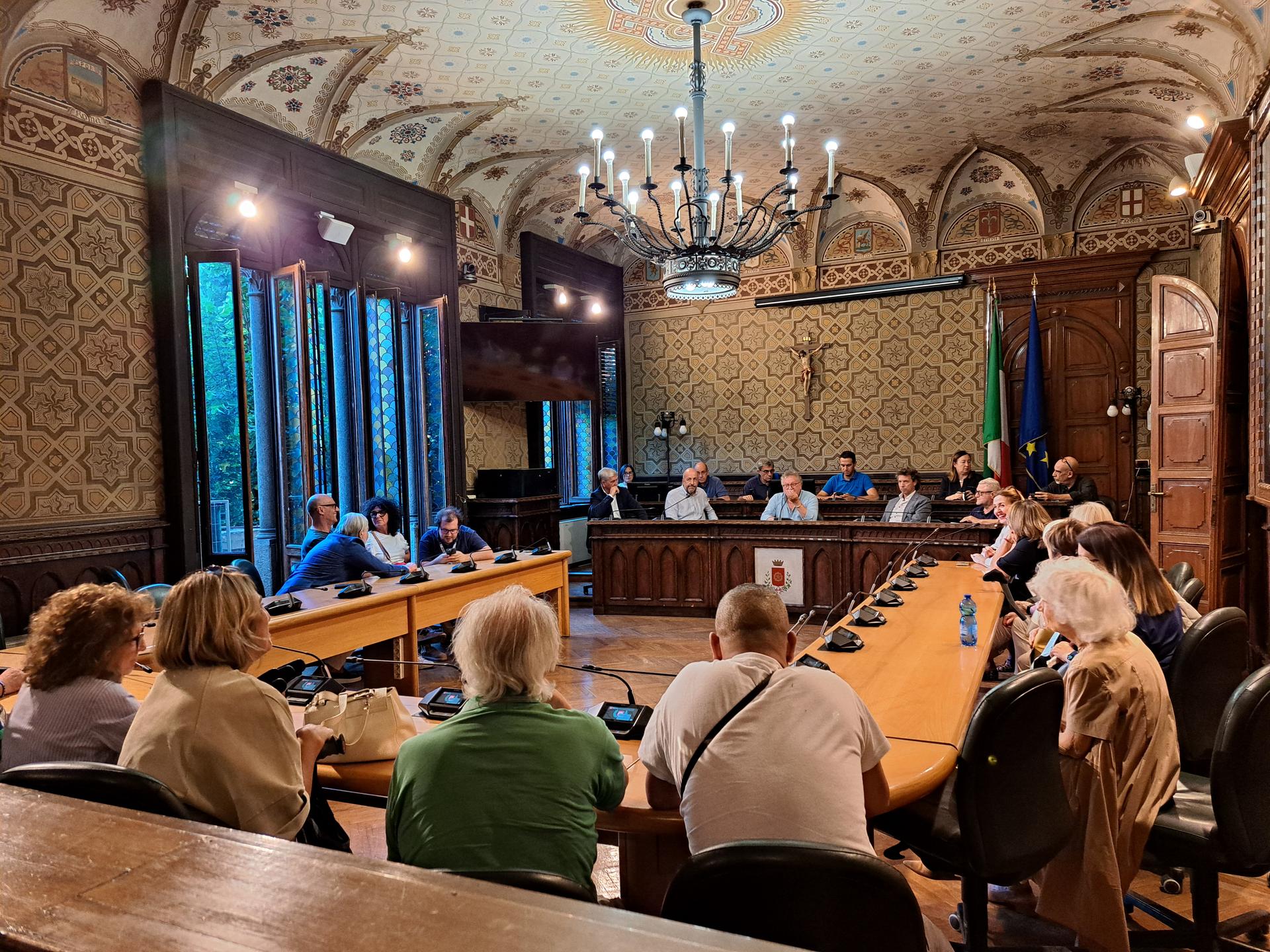 sala del consiglio comune di Rho commissione commercio