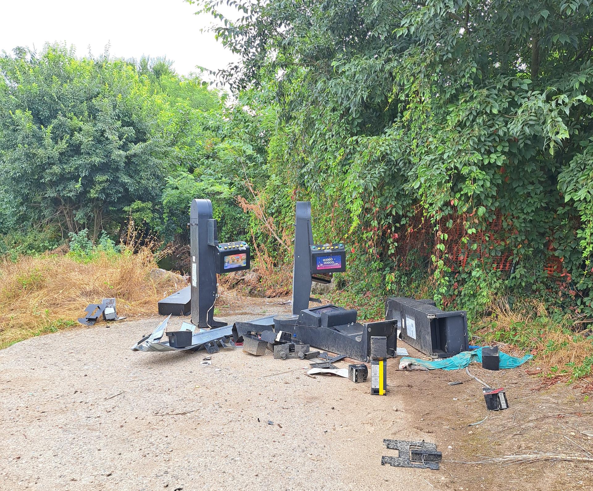 le slot rubate e abbandonate in via Ratti