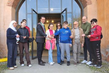  il taglio del nastro a Villa Burba