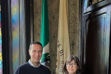 Il Sindaco Andrea Orlandi e la console Ana Teresa Lecaros