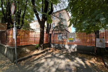 Foto della cantierizzazione dell' ex scuola Marconi di via De Amicis.
