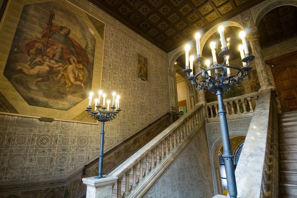 lo scalone d'onore del Palazzo Podestarile
