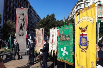 La Stele dedicata ai Quindici Martiri realizzata da Giannino Castiglioni.