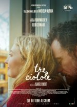 locandina film i due attori protagonisti insieme lui appoggia la testa su di lei