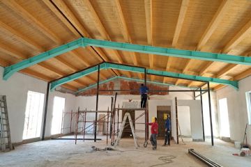 cantiere per realizzare il nuovo refettorio della scuola Federici