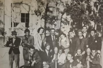  la Brigata SAP 111° Sergio Bassi con i panzerfaust sottratti ai tedeschi: al centro, con la fascia bianca al braccio, Antonietta Romano, la staffetta "Fiamma"