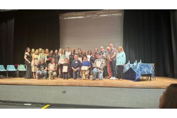 calendimaggio premiati con Assessore e docenti
