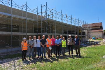 il sopralluogo alla nuova scuola in costruzione a Terrazzano
