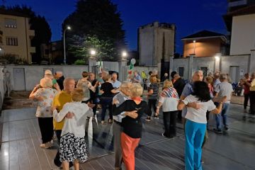 Agosto in Piazza 2025 coppie di persone che ballano
