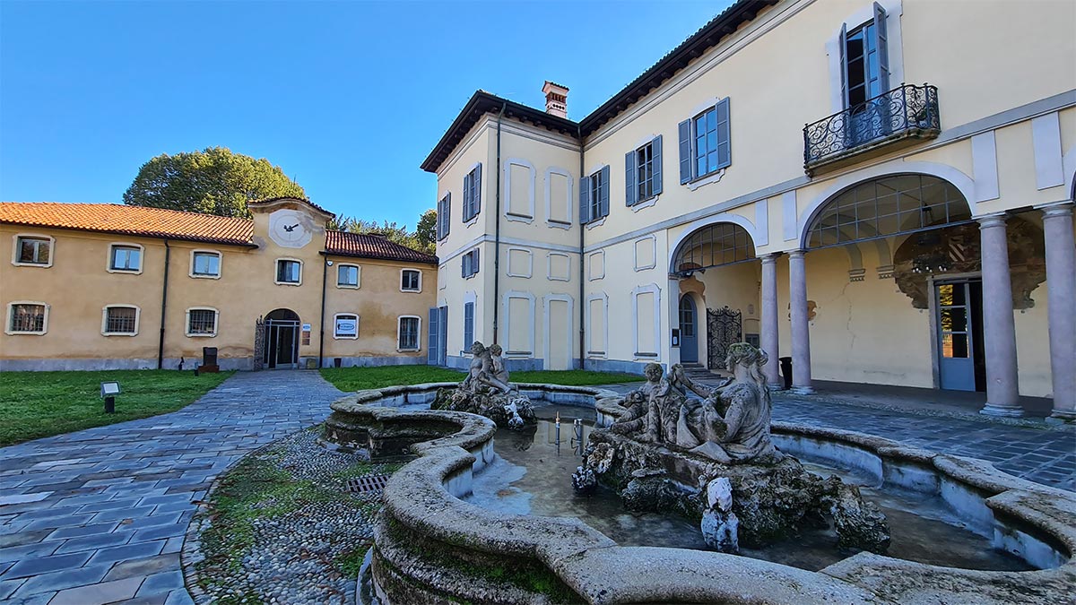 entrata con fontana villa Burba