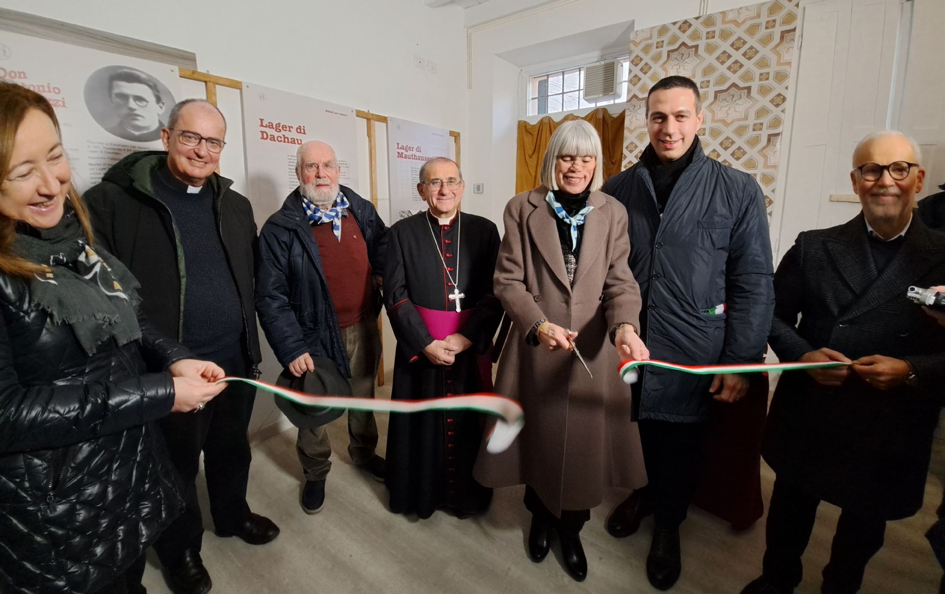Maria Rita Vergani, don Norberto Donghi, Leo Visco Gilardi, monsignor Mario Delpini, Carmen Meloni, Andrea Orlandi e Nicola Violante