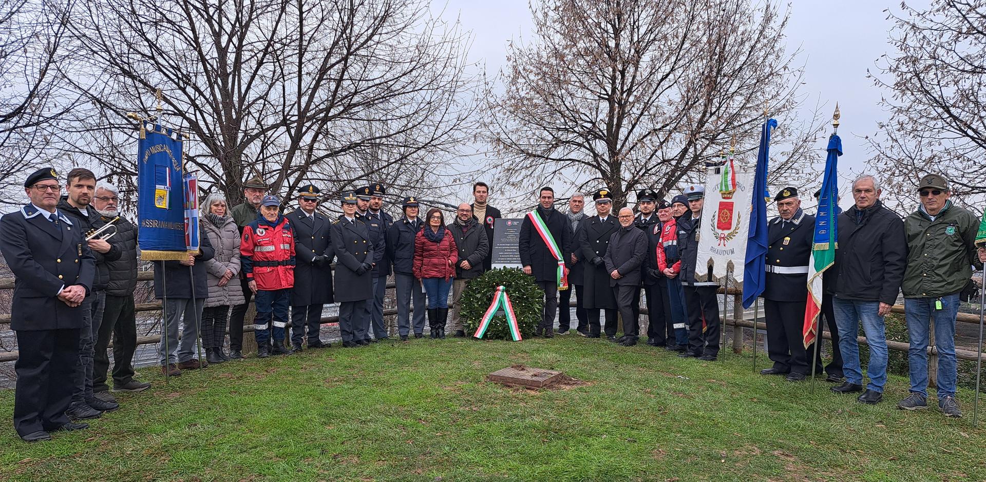  i partecipanti alla cerimonia del Giorno del Ricordo