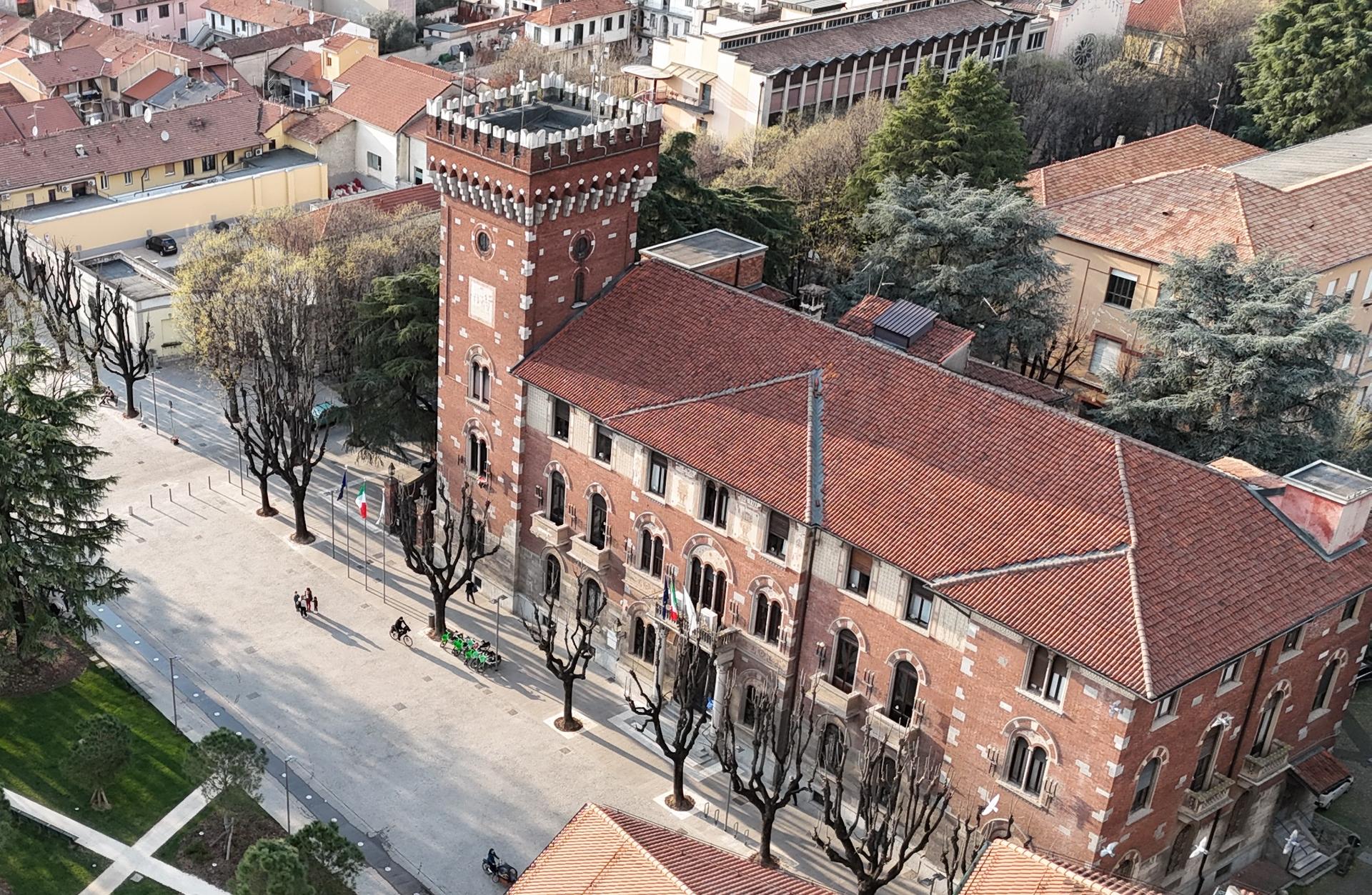 Nella foto, il Municipio di Rho