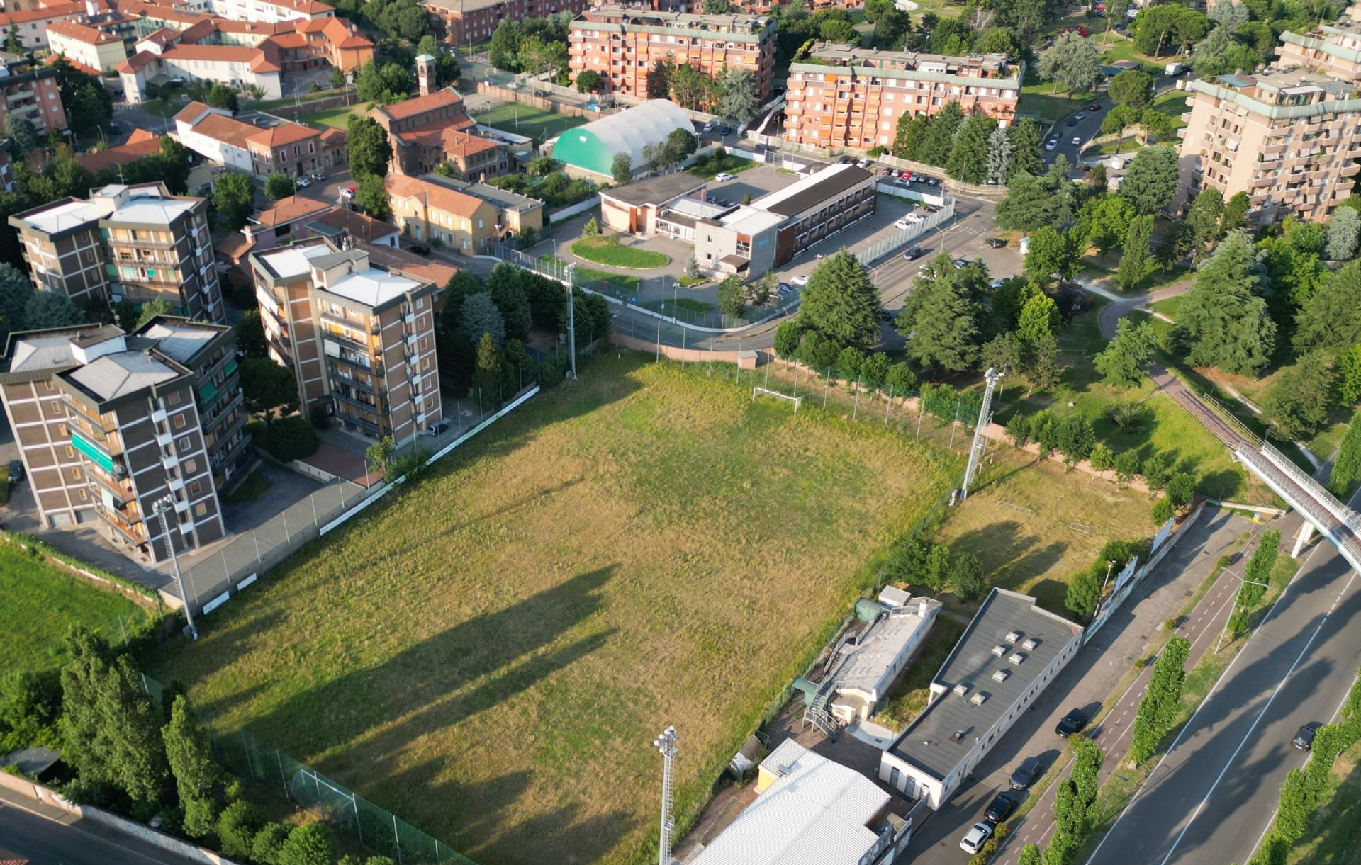 dal drone Campo da calcio via De Gasperi pre lavori