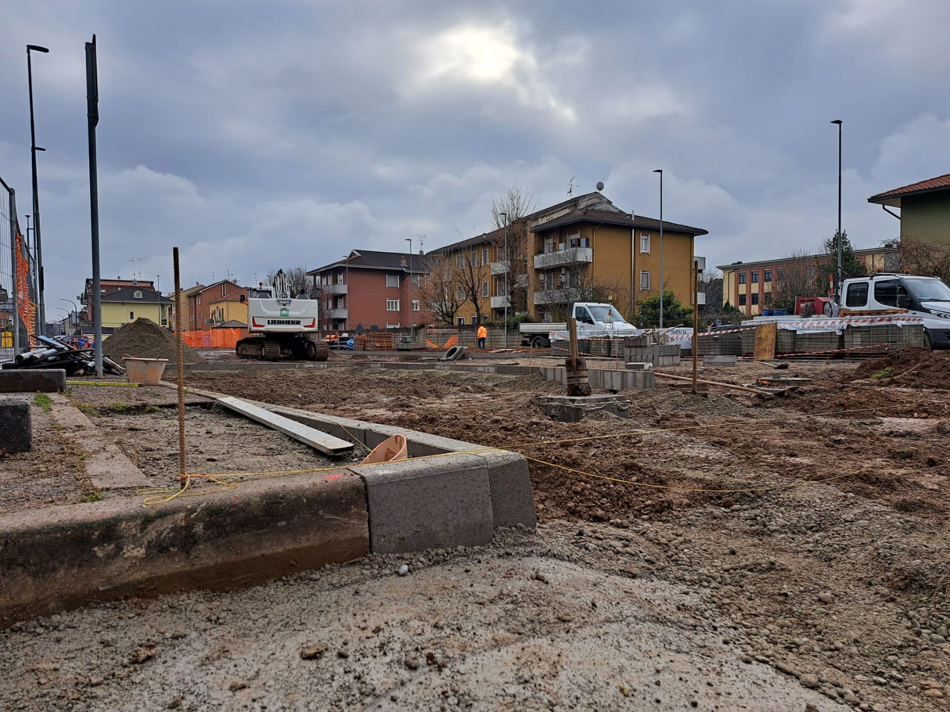 Cantiere parcheggio via Montenevoso