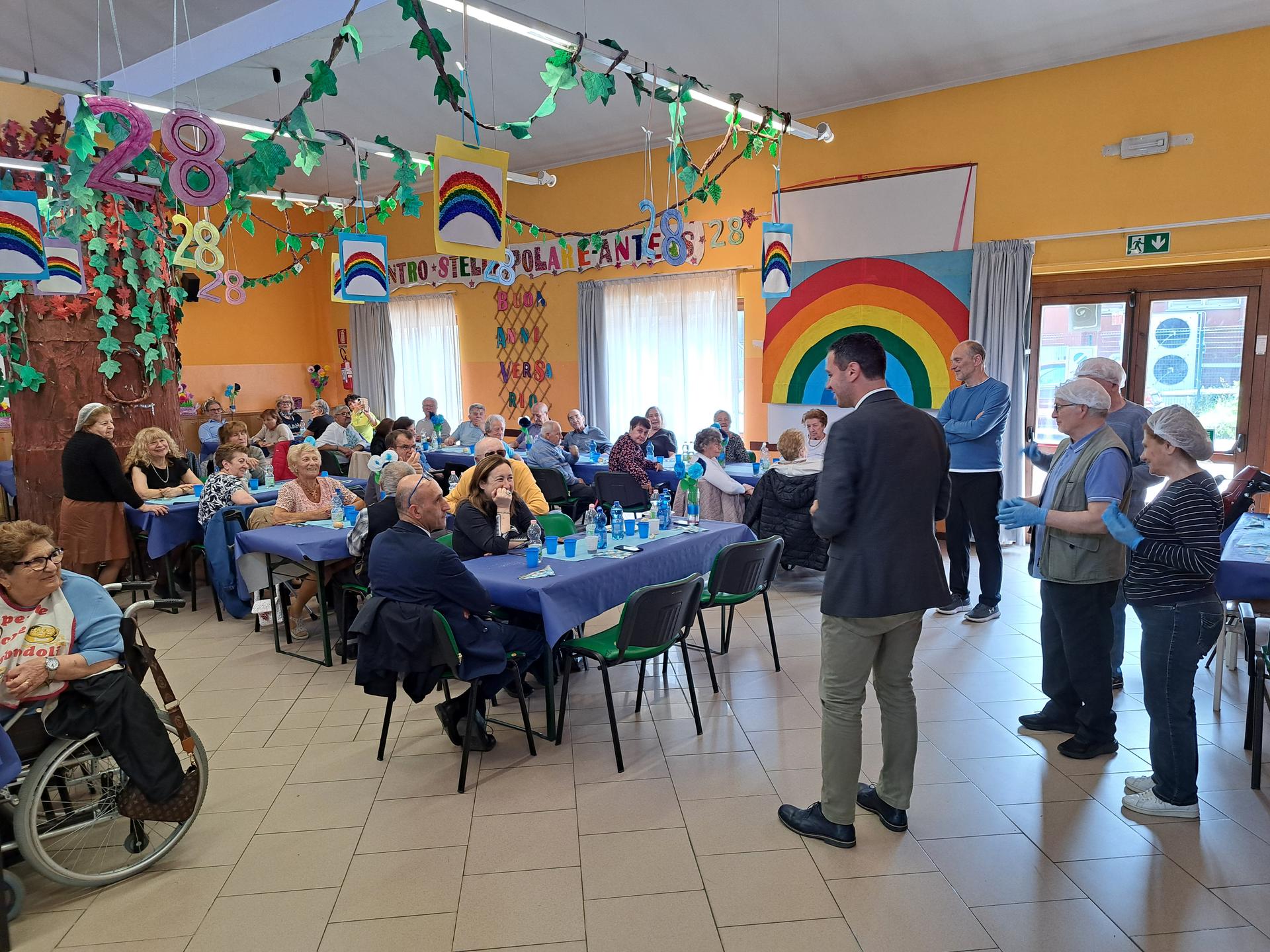 Foto del pranzo che si è svolto il 13 maggio 2026 presso il Centro Anziani Stella Polare che compie 28 anni.