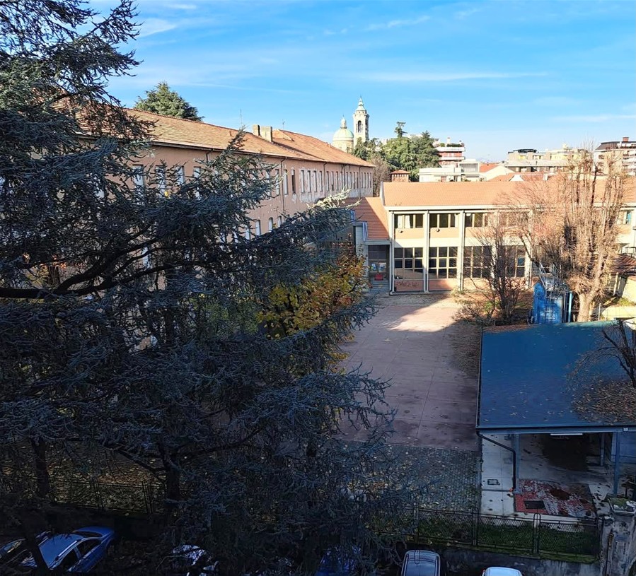 ex scuola elementare Marconi di via De Amicis  e  “parcheggio piastra”