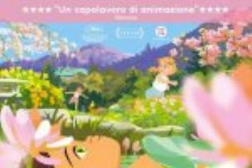 Locandina film la piccola Amélie una bambina che si riflette nell acua con fiori di loto rosa e un altra bambina che corre sullo sfondo