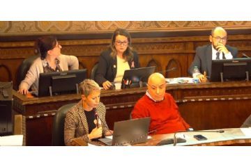  l'assessore Emiliana Brognoli in Consiglio comunale, affiancata dall'ad di Tegis Francesco Maria Ermani   