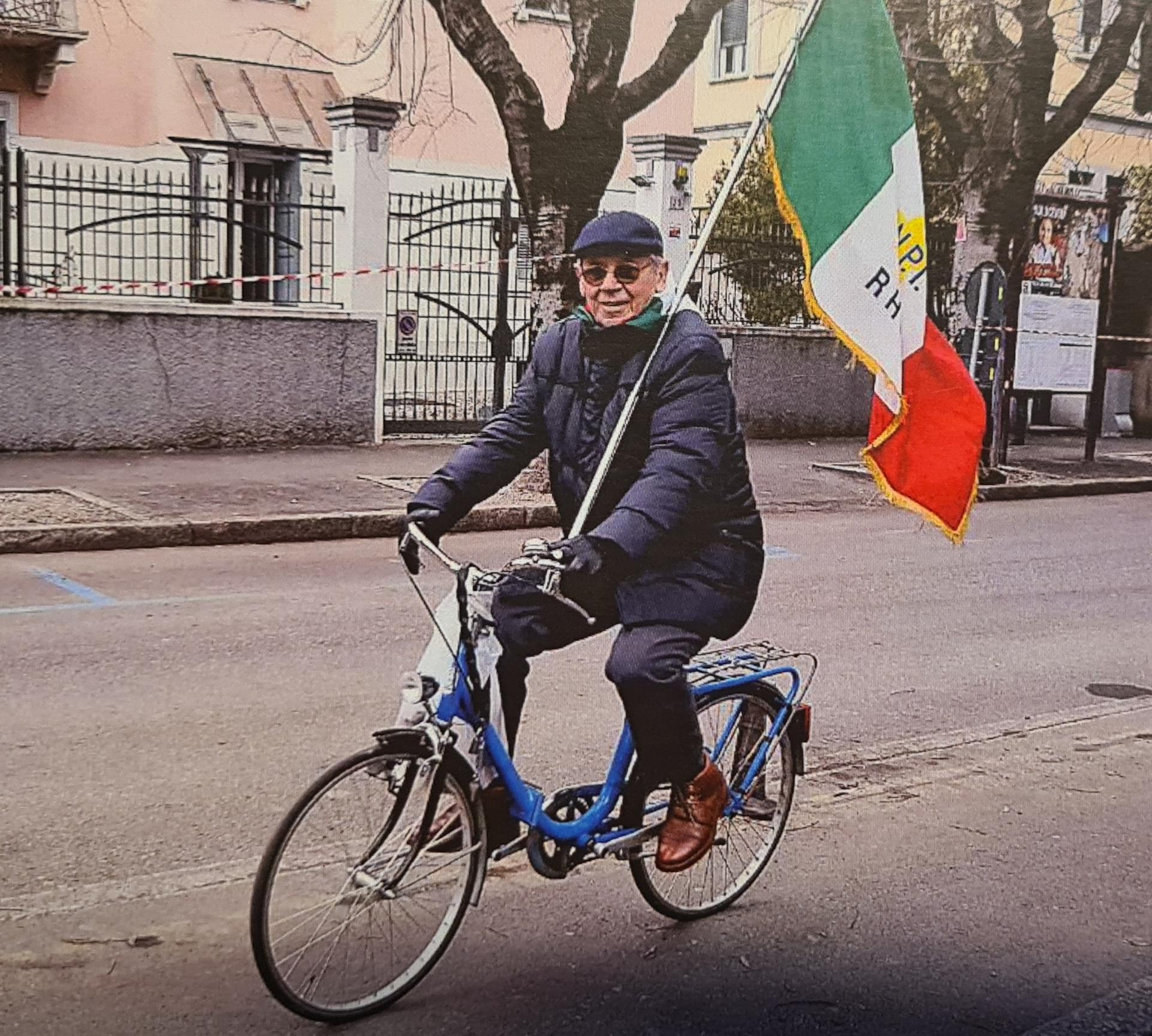 Bruno Bevilacqua in bicicletta
