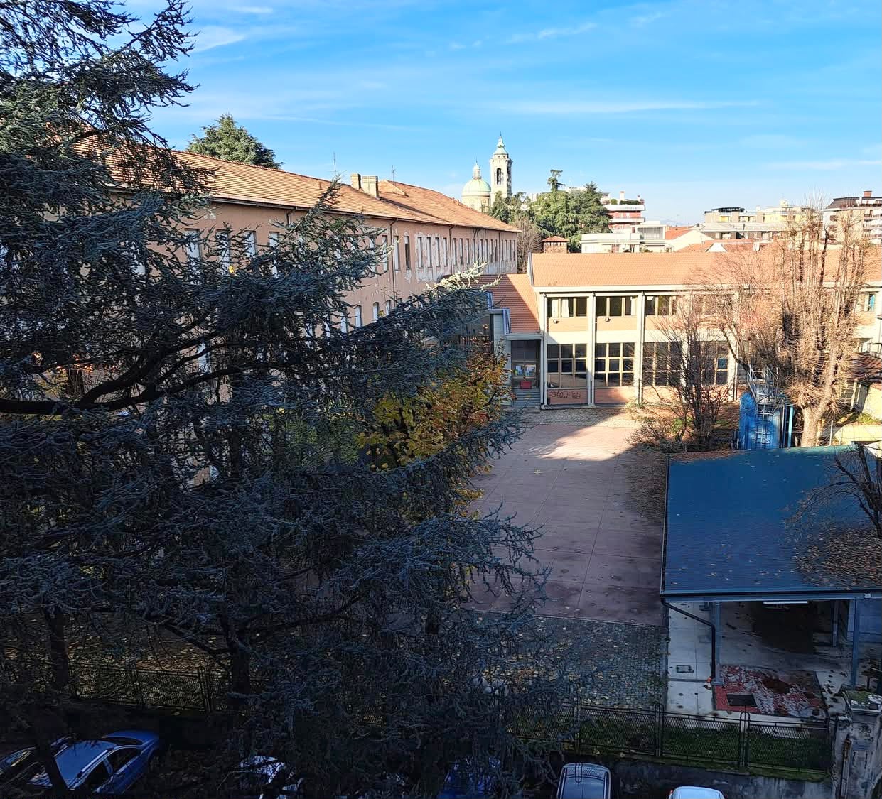 ex scuola elementare Marconi di via De Amicis  e  “parcheggio piastra”