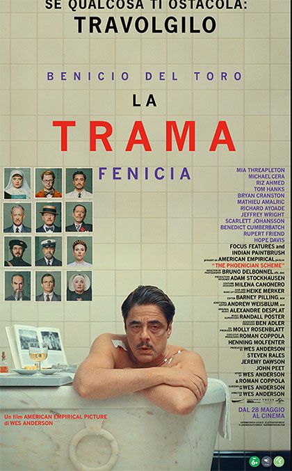 Locandina film Se qualcosa ti ostacola Travolgilo. Benicio del Toro La Trama  Fenicia  - Uomo nella vasca da bagno