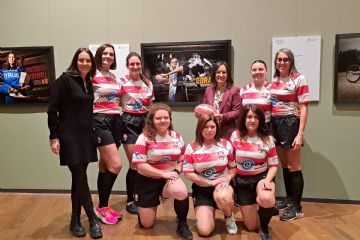  le assessore Borghetti e Giro con la squadra di rugby femminile