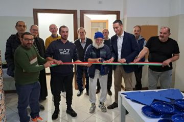 inaugurazione degli spazi riqualificati a Casa Itaca taglio del nastro 