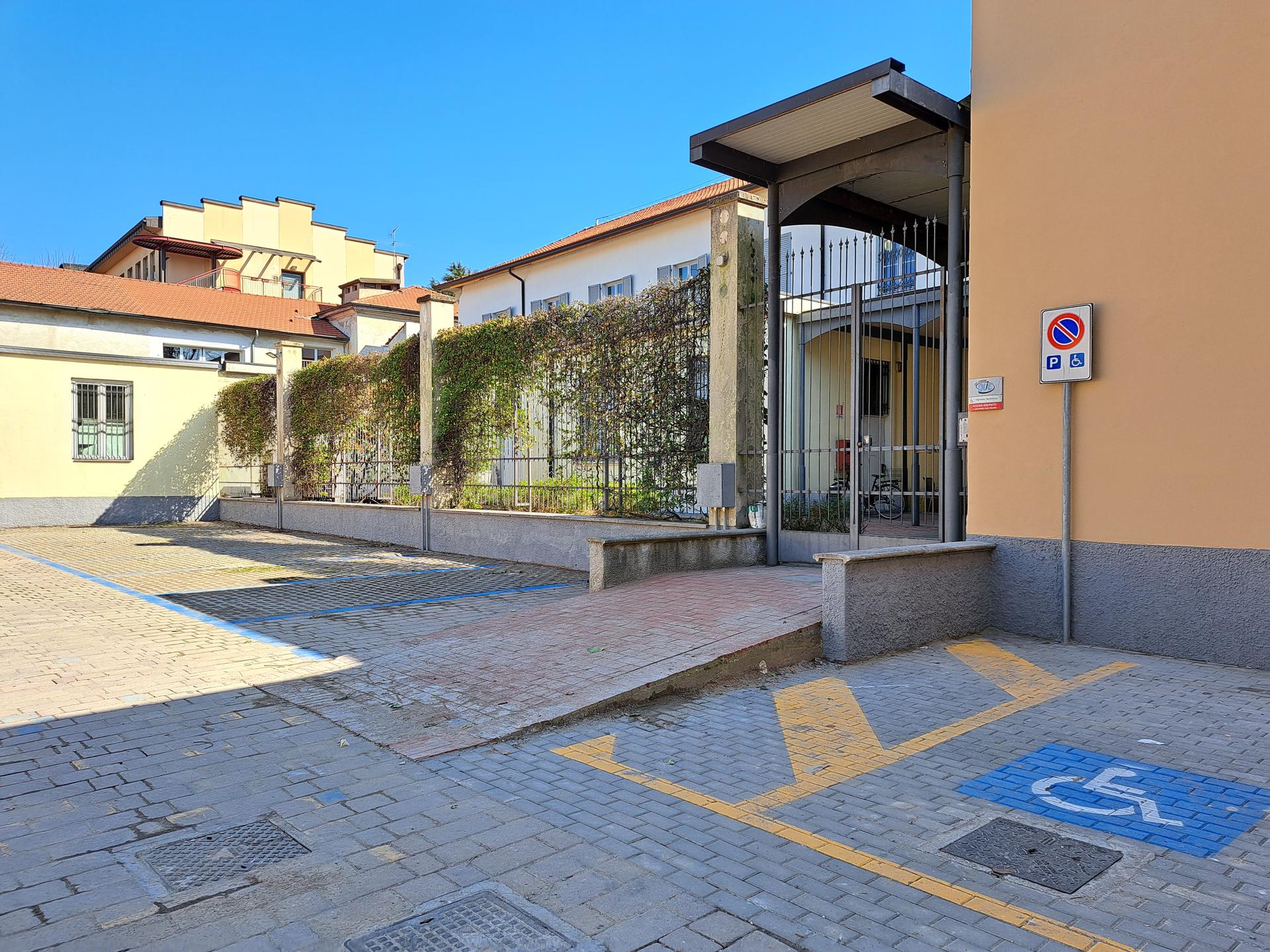 parcheggio alle spalle del Quic, in piazza Visconti