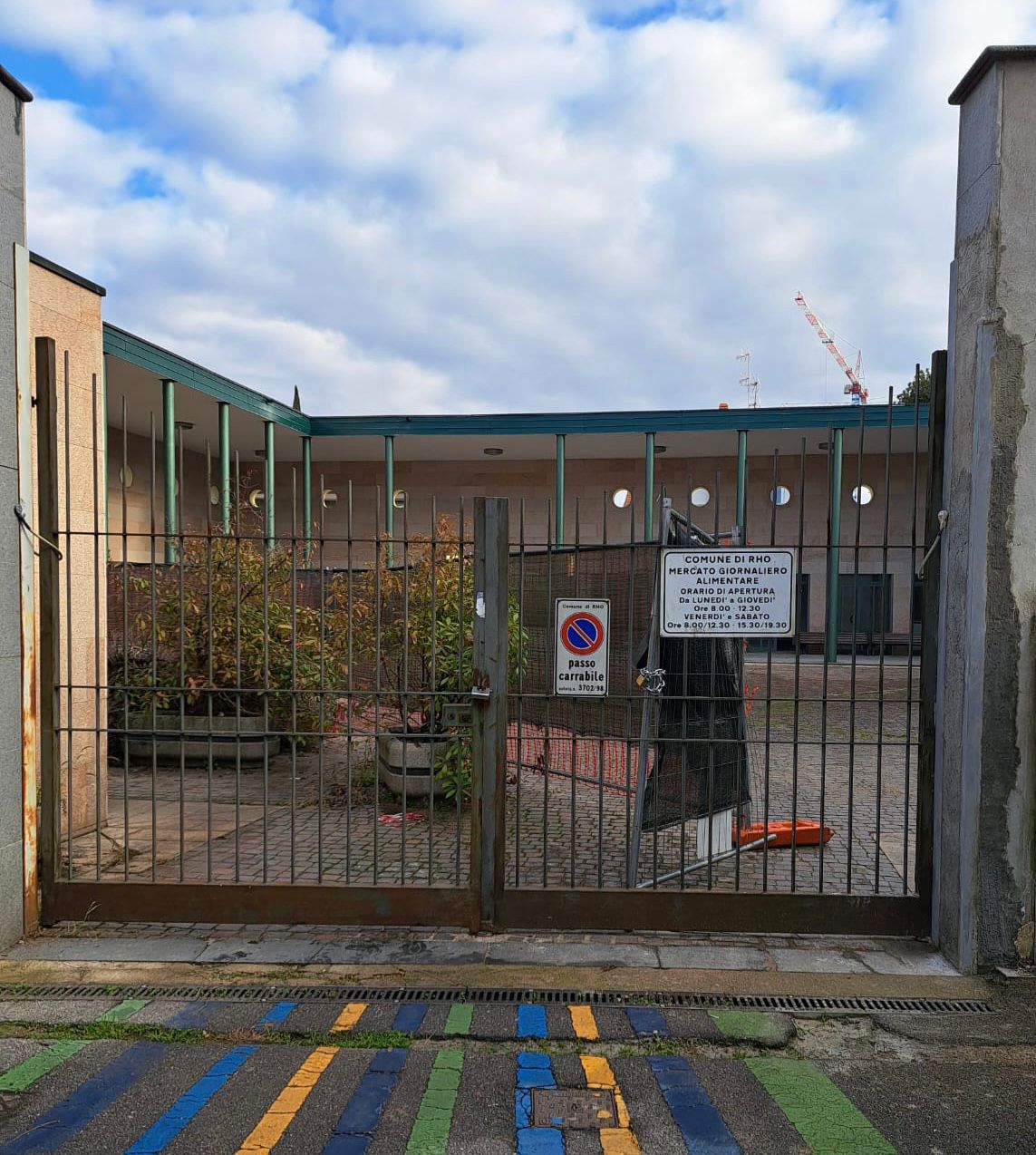 una veduta del mercatino da corso Garibaldi