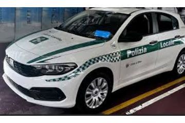 Nella foto una pattuglia della Polizia Locale di Rho